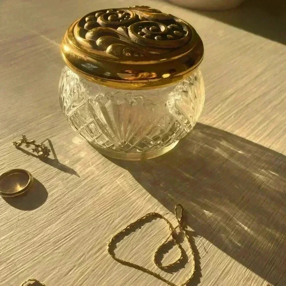 Vintage Avon Vanity Jar - Picture 1 of 2